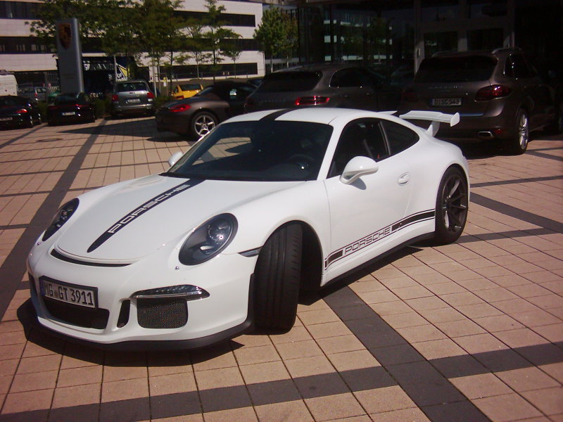 Porsche Vollfolierung weiß